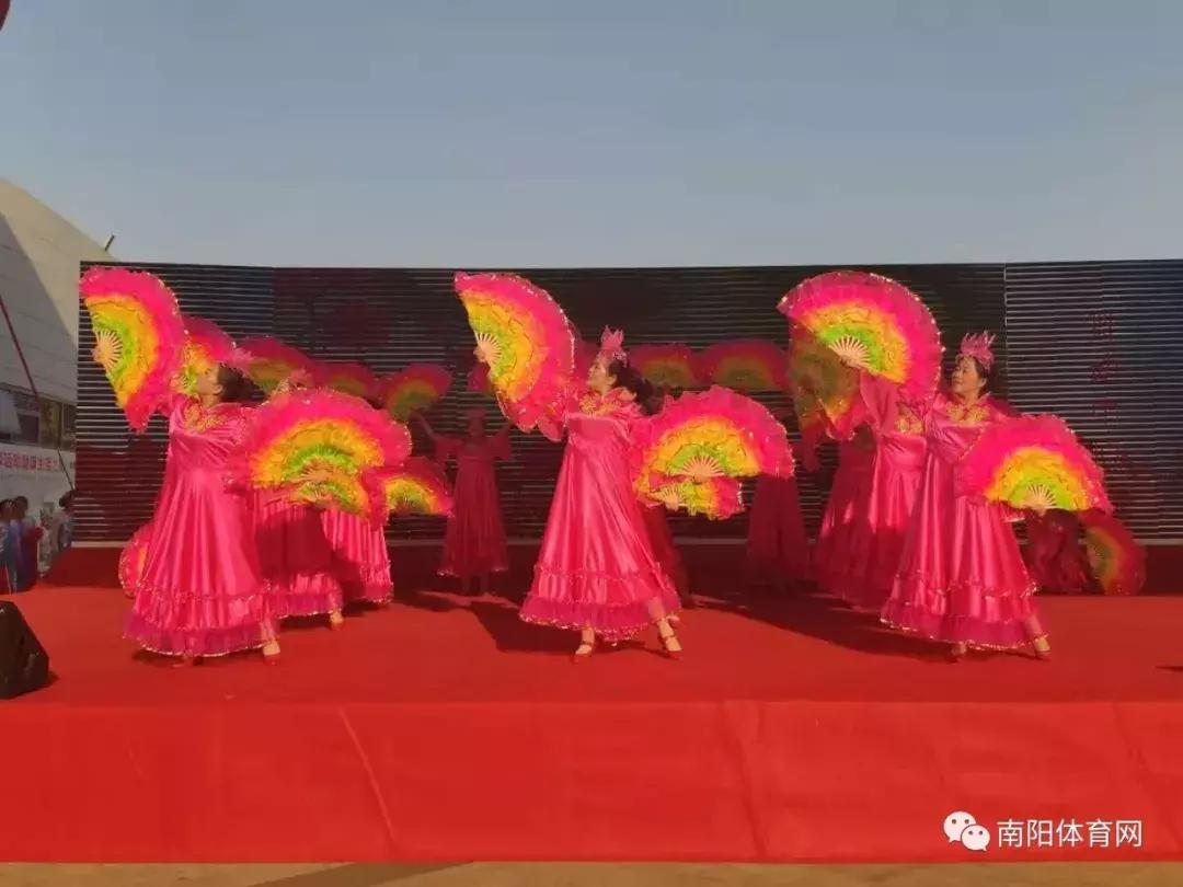 舞动广场健身操,2018南阳市广场舞健身操