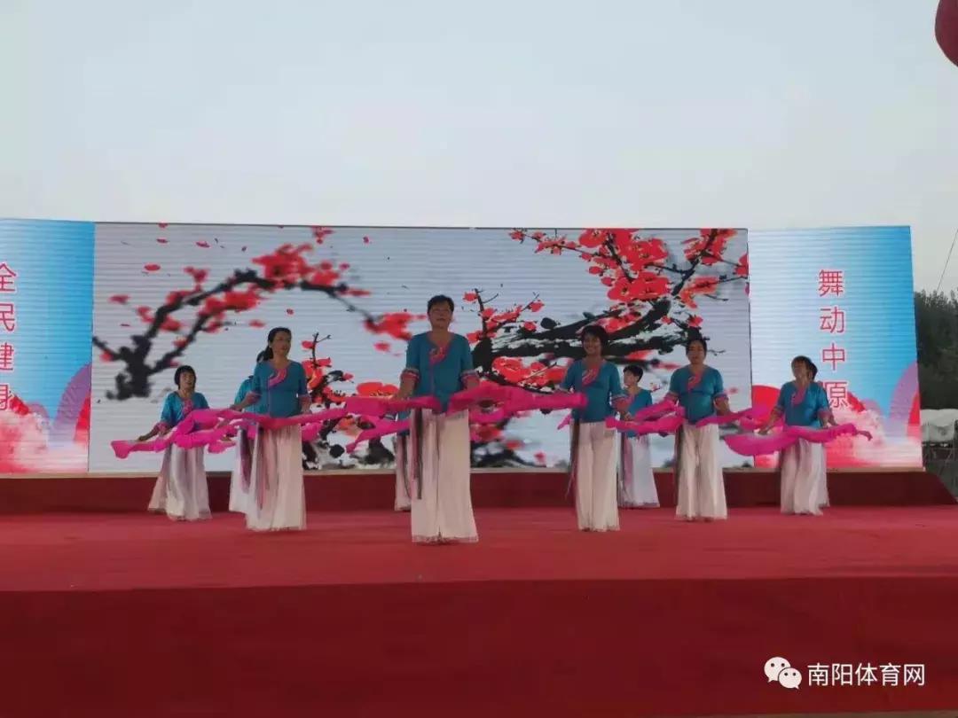 舞动广场健身操,2018南阳市广场舞健身操