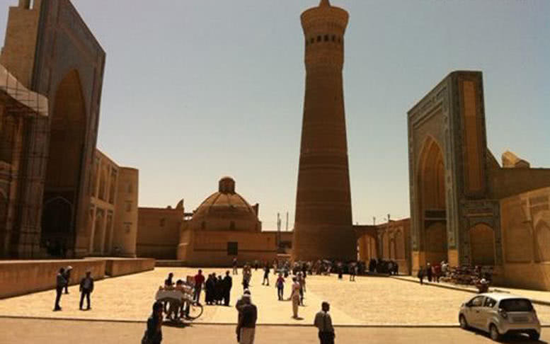 塔吉克能买到苏联红军军服水壶望远镜,几乎无人问津,在等真军迷