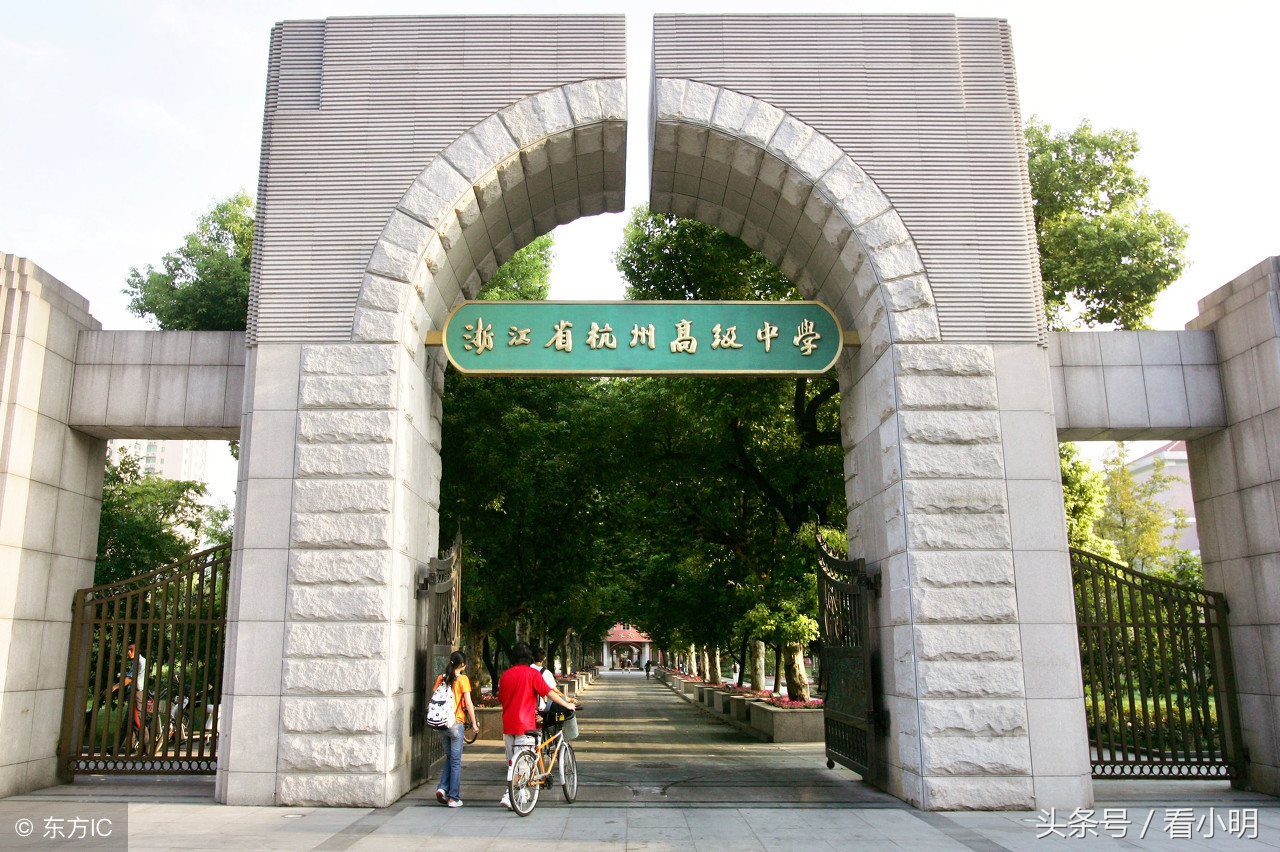 长亭外古道边芳草碧连天背景故事,长亭外古道边芳草碧连天全诗背景