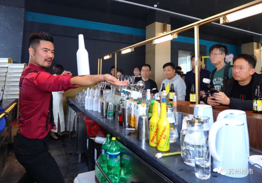 今天，北新区网红纯新盘首次亮相，1000张加油卡瞬间送完，明天·