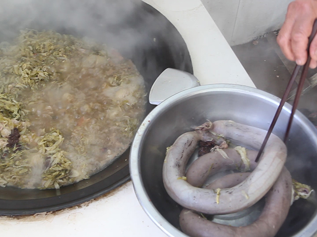 正宗东北农家杀猪菜,农村大锅炖杀猪菜正宗做法