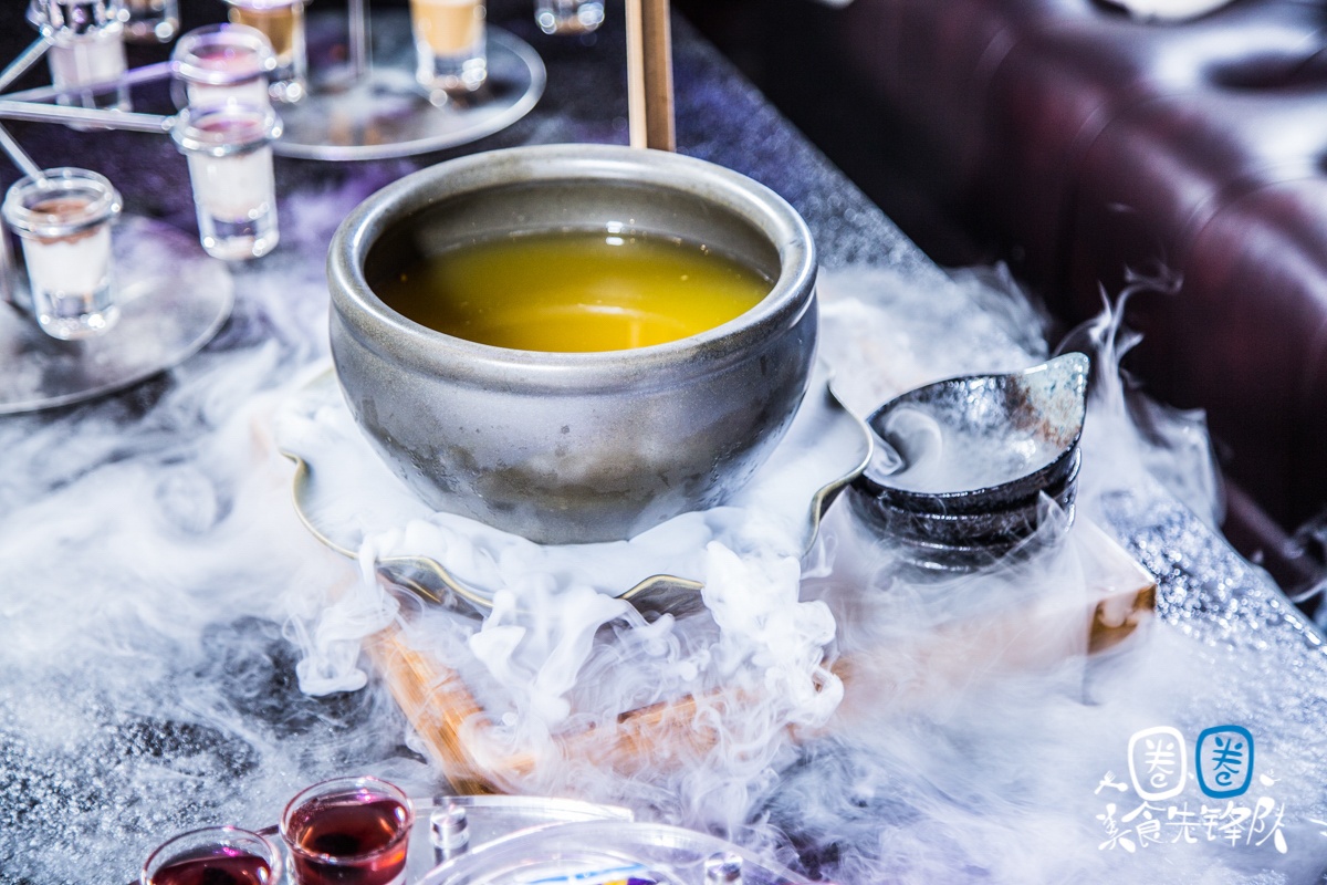 成都凌晨2点还在排队的贰麻酒馆，终于带着大熊猫来南昌了！