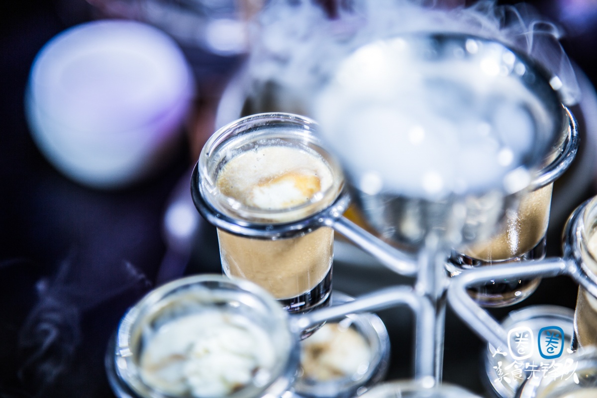 成都凌晨2点还在排队的贰麻酒馆，终于带着大熊猫来南昌了！