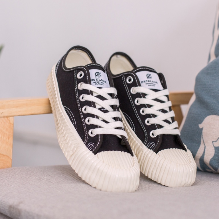 小白鞋小黑鞋视频,适合穿搭的小黑鞋