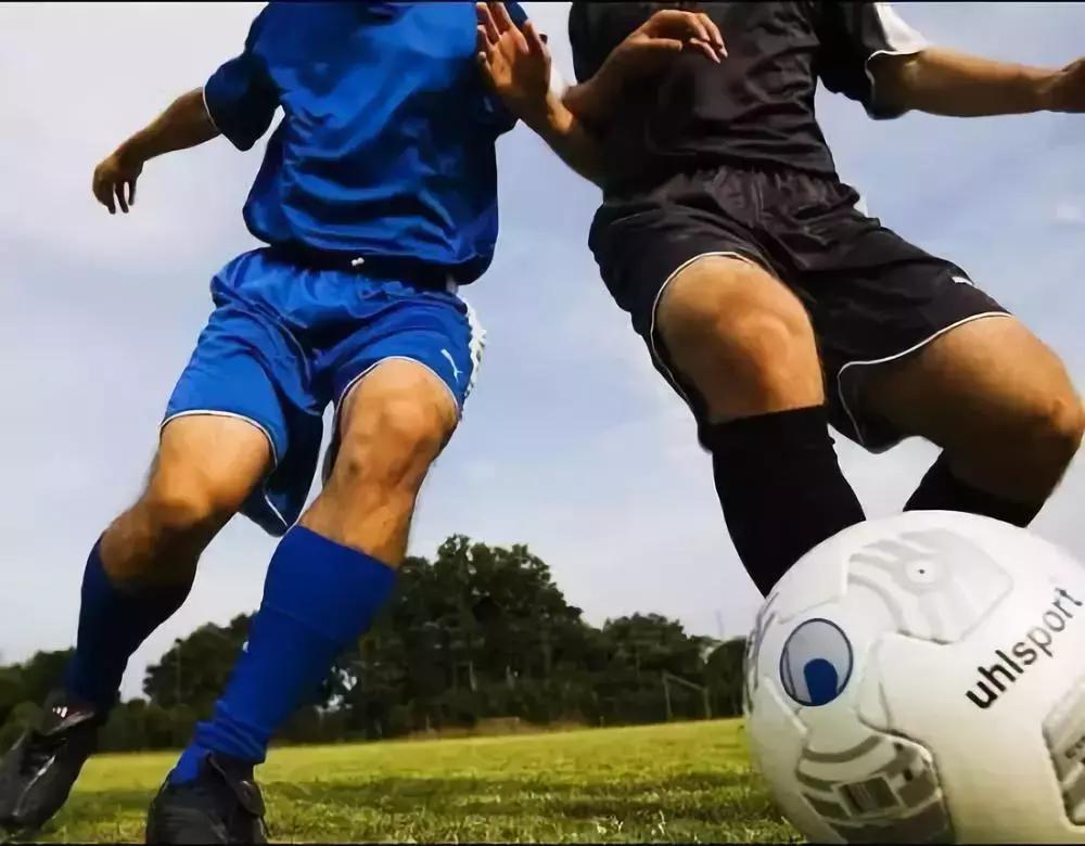 脚内侧踢球重要性,踢球姿势真的很重要吗