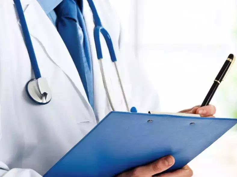 25岁小伙求爱被拒后，竟疯狂做这事……医生一句话让他崩溃难言！