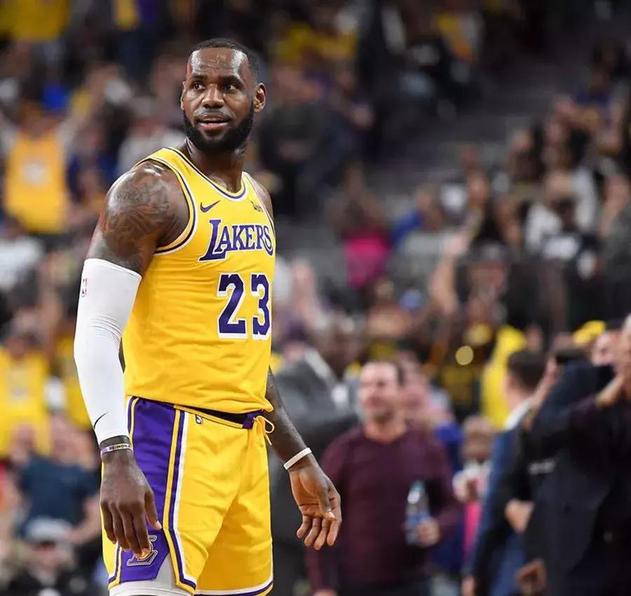 nba各队球衣胸前广告,nba18年总决赛宣传海报