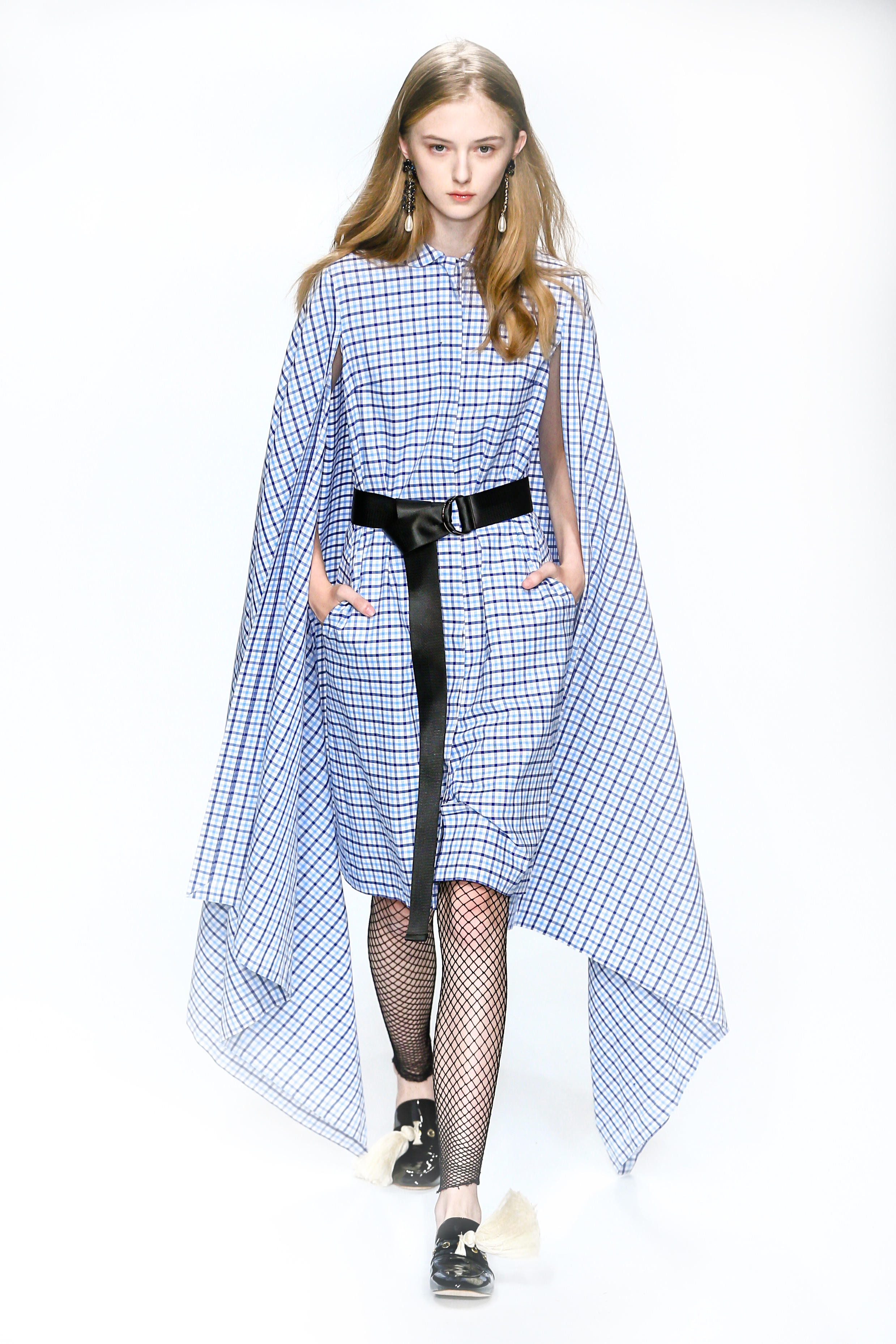 DOUCHANGLEE最新2019春夏SIGNAL系列挑战信号错置服装尺度