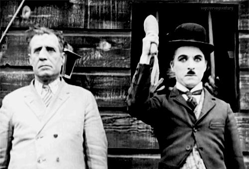 徐峥沈腾同框视频,徐峥沈腾等人合影