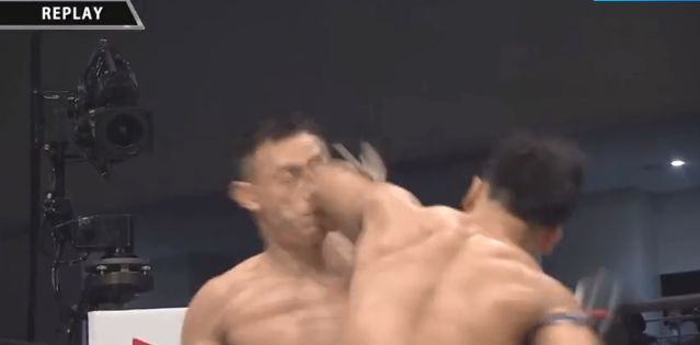 泰拳比赛被踢飞,泰拳比赛脑袋被肘砸凹陷