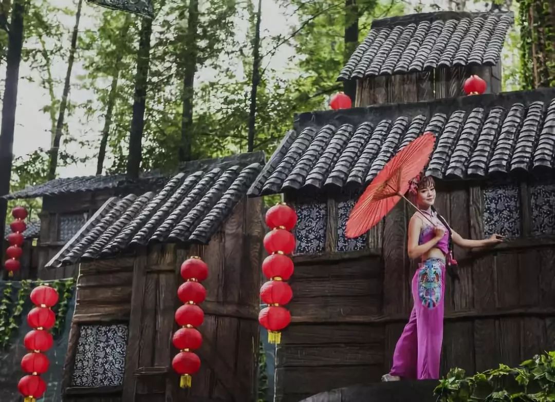 湖南凤凰古城红色旅游,红辣椒旅游