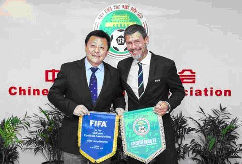 孙子,等到中国足球真正腾飞的那一天记得烧纸告诉我