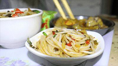 没什么可以阻挡我对螺蛳粉的向往,对螺蛳粉的热爱只有零次和无数次