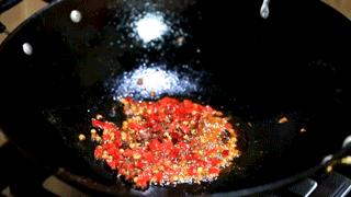 冷锅串串香不收锅底,热锅串串的做法