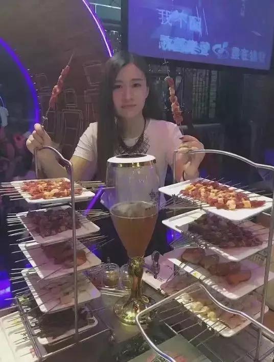 秋冬转凉吃啥?三个丑皮匠带你从上海吃到东南亚,这家烧烤不简单