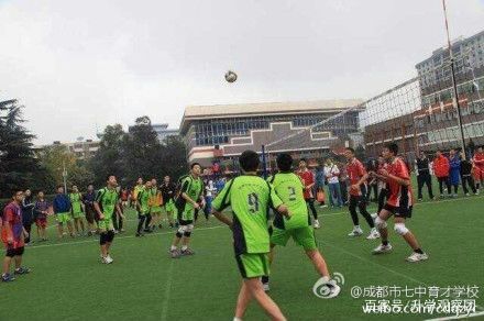 踢球可以上北大吗,踢球能进大学吗