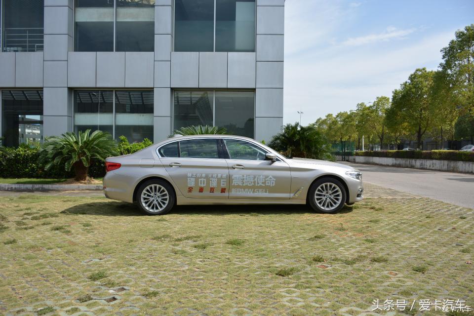 宝马豪华轿车5座,宝马2024高级豪华轿车