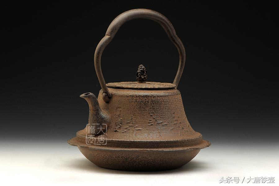 为什么推荐你用铁壶煮水泡茶？铁壶煮水不只是好水