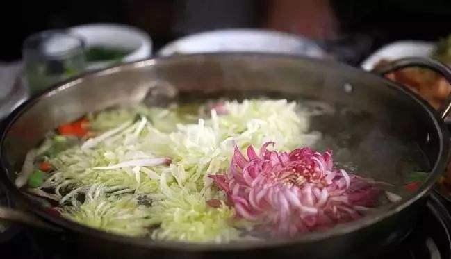 菊花什么人不建议吃呢,菊花可以吃下去吗