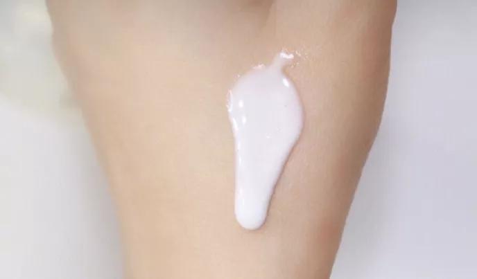 春天皮肤干燥起皮发痒用什么方法,皮肤干燥起皮特别疼急救