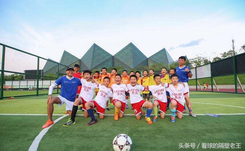 她是中国女足国家队第一个脱衣庆祝的人，现扎根基层培养人才