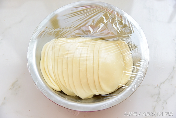 土鸡炖汤什么时候放盐要不要焯水,土鸡炖汤焯水的黄油要不要去掉