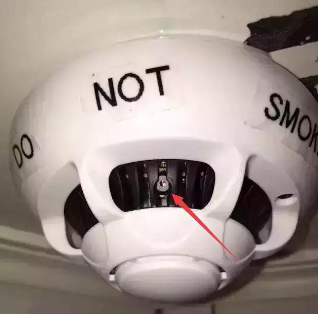 出租屋内被别人偷拍算证据吗,情侣入住旅馆遭偷拍怎么办