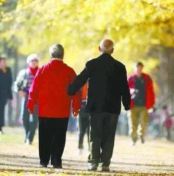 银发经济养老产业市场增长旺盛,老年社会银发经济商机无限