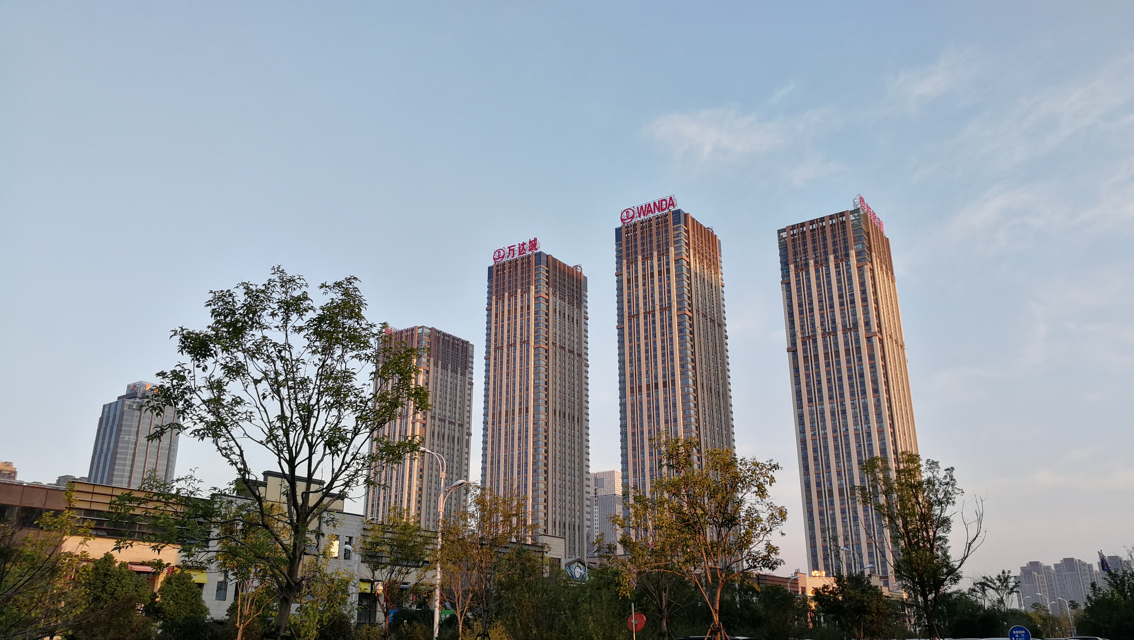 合肥万达广场天鹅湖空中游玩,合肥万达茂旅游攻略