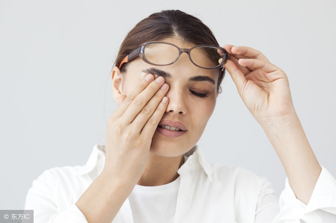 戴隐形眼镜眼睛注意事项,框架眼镜换隐形眼镜的注意事项