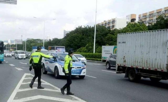 双黄线和单黄线白实线的区别,科一单黄线与双黄线