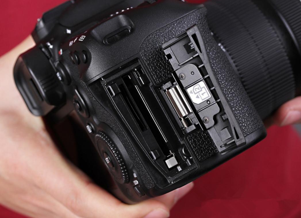 性价比最高的残画幅！机身仅8499元，连拍堪比专业全画幅