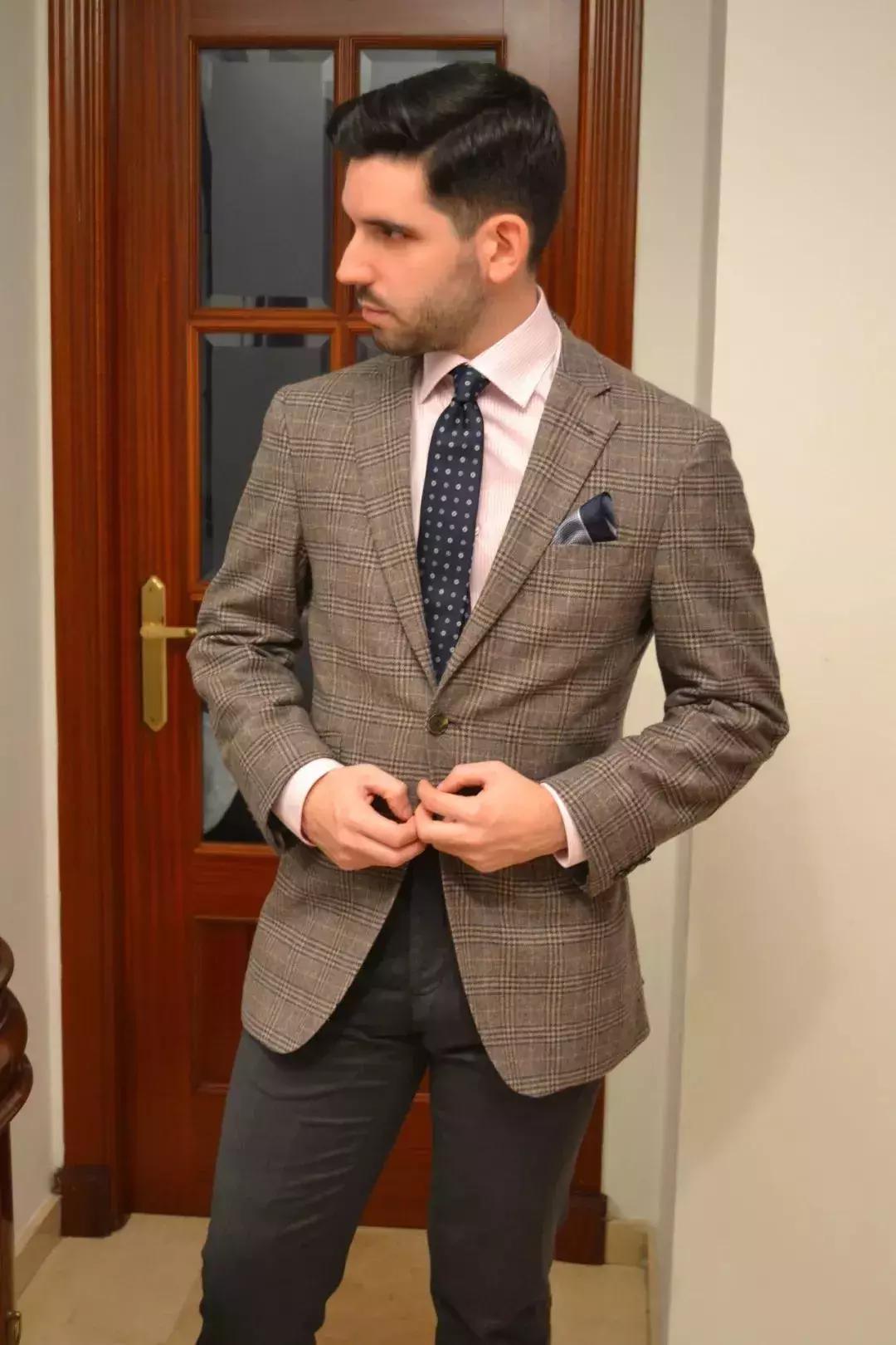 摆脱“全员恶人紫”和“原谅绿”,粉色才是最时尚的颜色