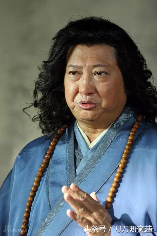 洪金宝对比李连杰谁地位高,洪金宝和李连杰哪个地位高