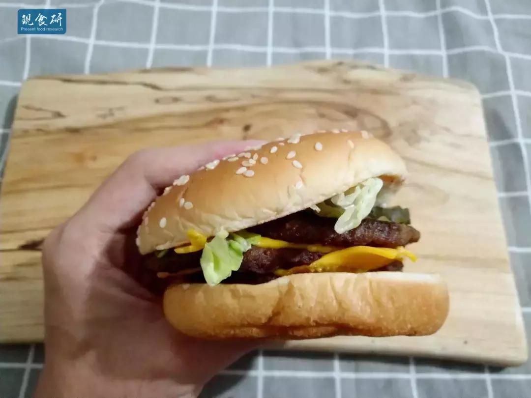 汉堡王培根双层芝牛堡测评,汉堡王的双层芝士牛堡有牛肉吗