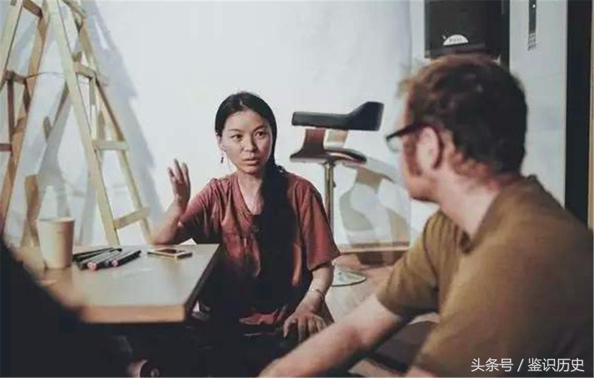 农村追梦女孩爱画画,专家:画的毛线球?女孩坚持,后拿国外大奖