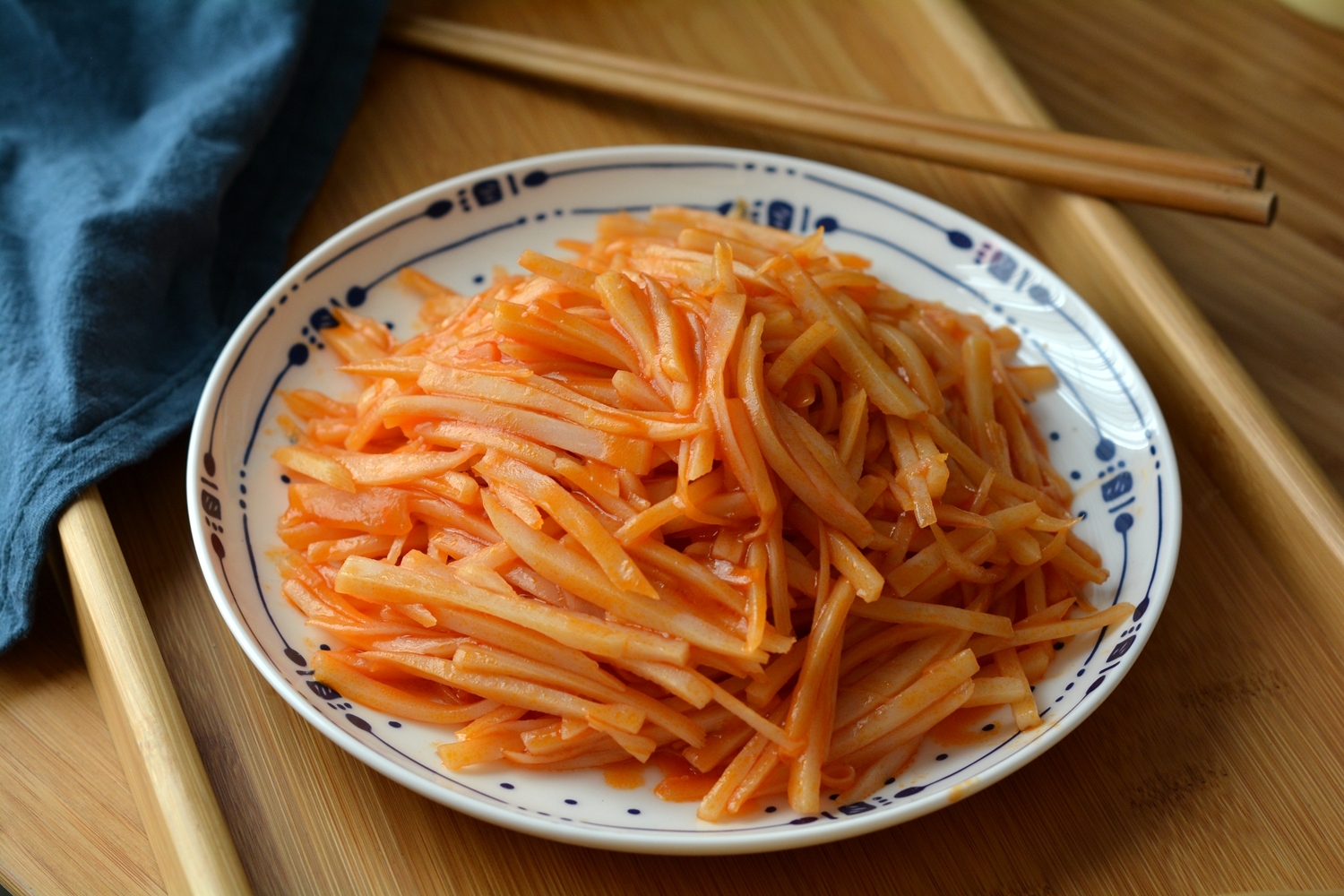 鲜藕怎样泡又白又脆,切莲藕不发黑的做法