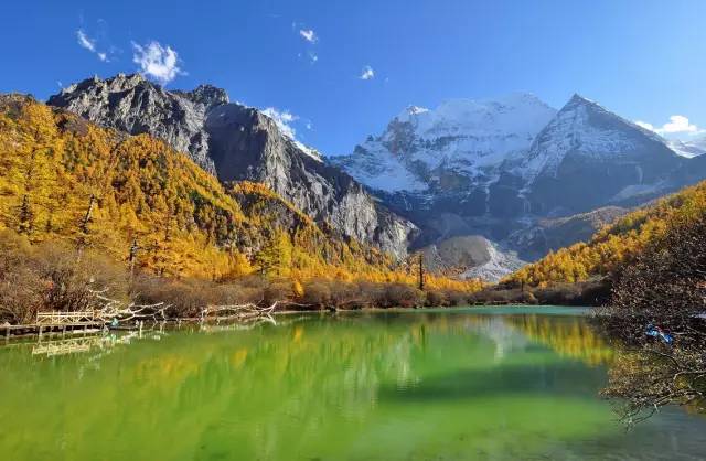 稻城亚丁旅游攻略 (西藏稻城亚丁美景)