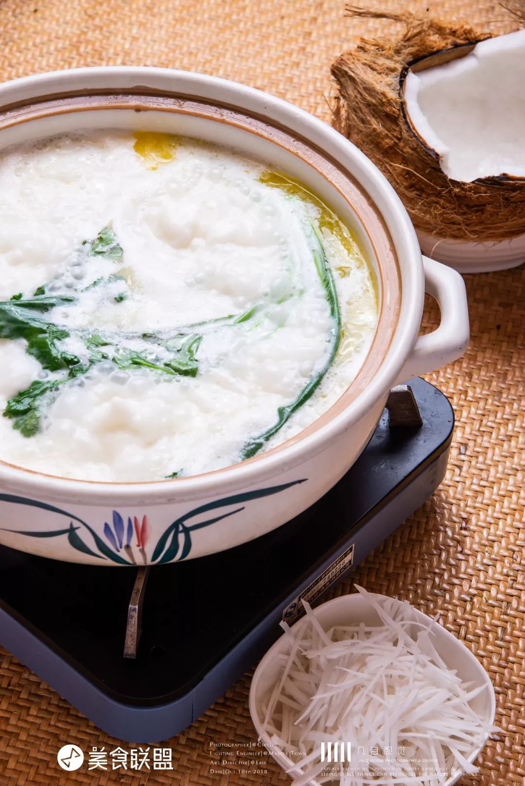 昆明闹市这家12年老店,独创傣式火锅一年只卖89天,大闸蟹涮着吃