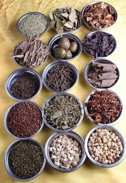 万州烤鱼炒底料的配方,重庆万州木炭烤鱼秘制配方