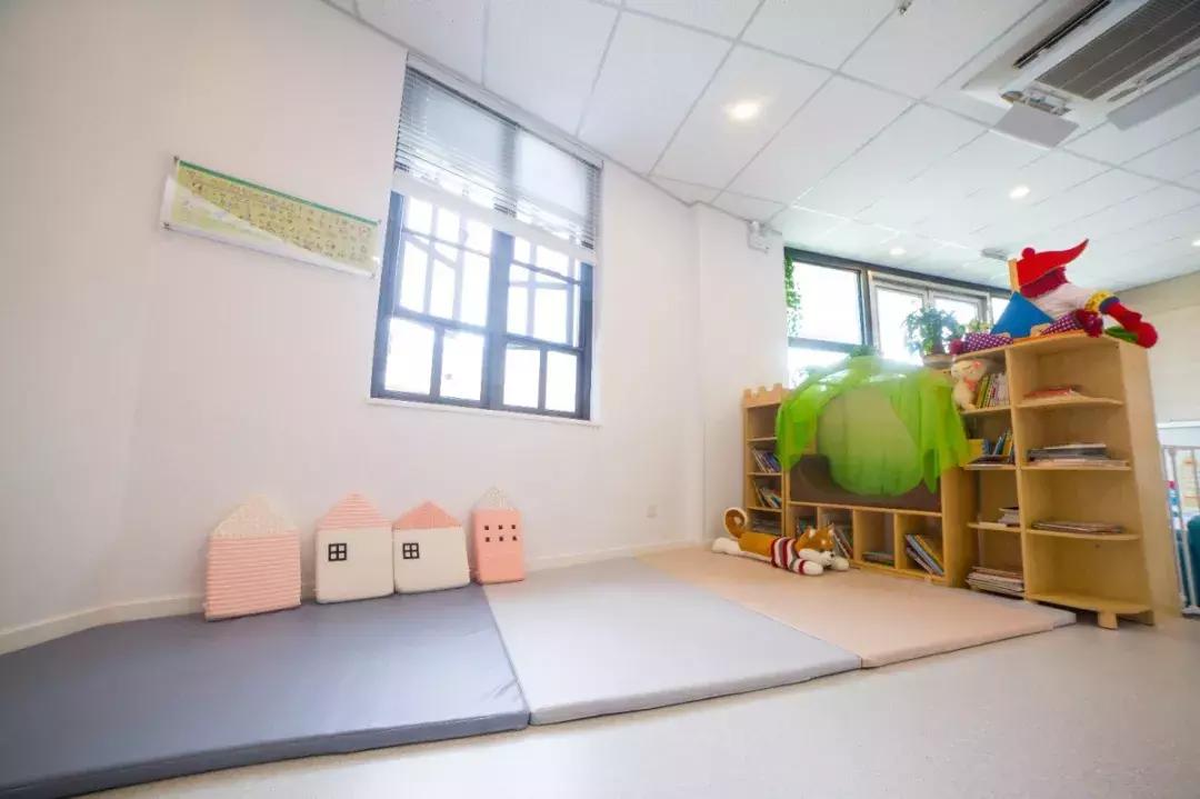 高端家庭式幼托中心,乌鲁木齐幼托中心推荐