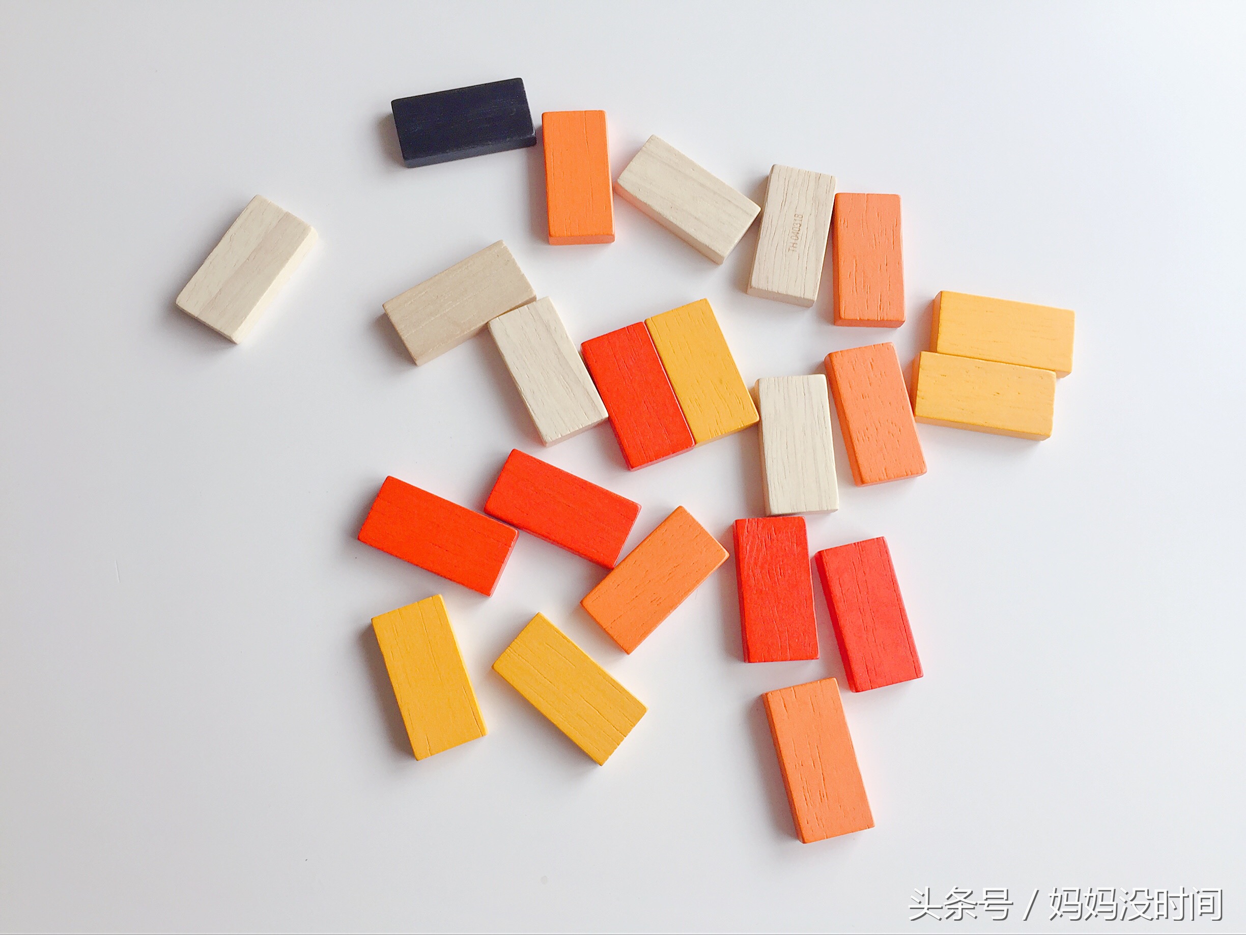 一种玩具三种玩法幼儿园,一种玩具怎样才能玩出新玩法