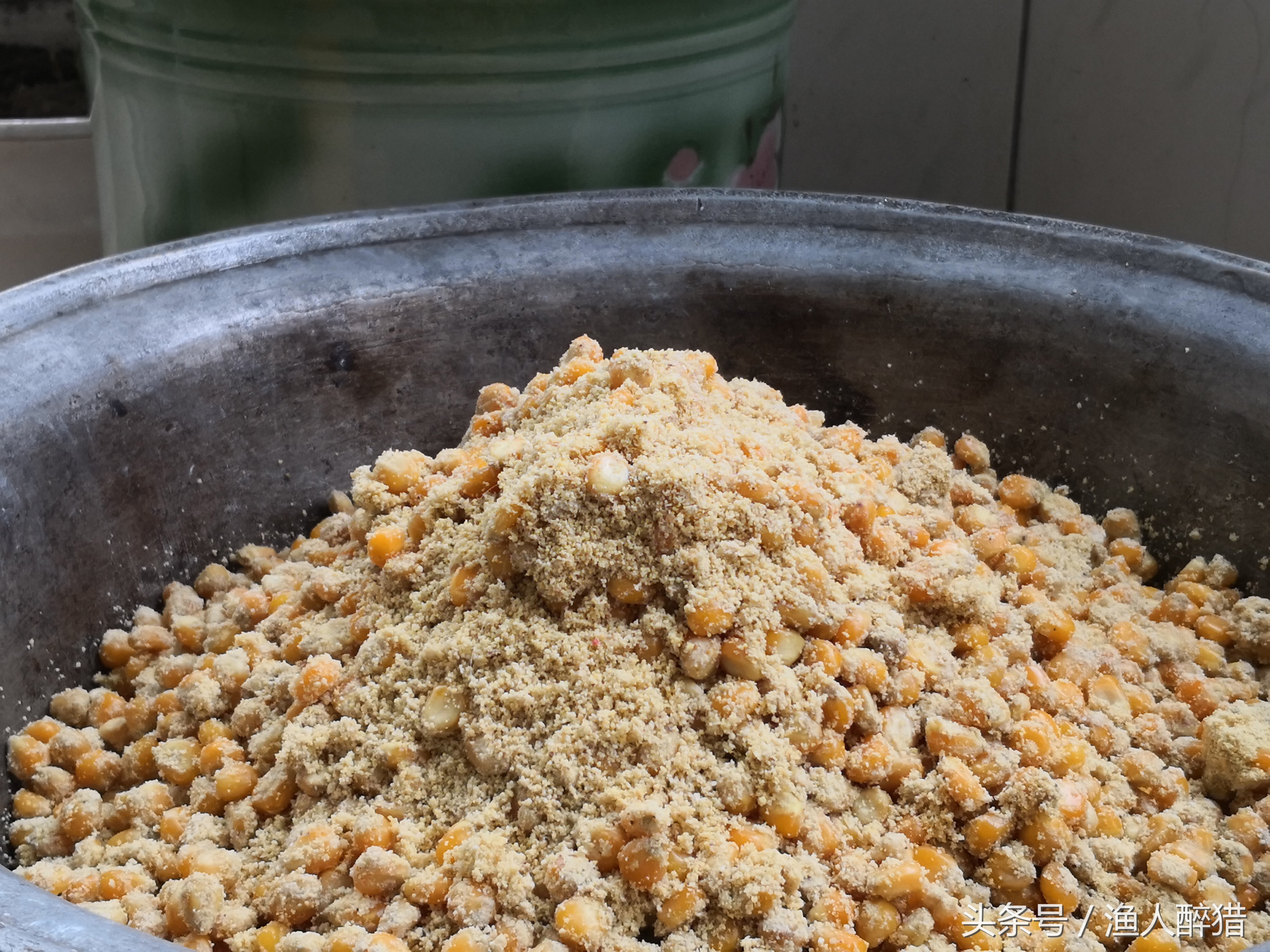 加粗尾浮漂挂玉米粒钓鲤鱼怎么调,夜间挂玉米粒钓鲤鱼调漂最佳方法