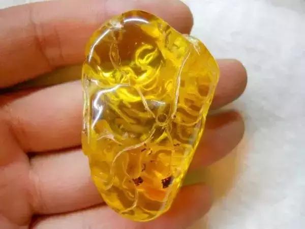 蜜蜡造假工厂：中国订单太多，锅炉都爆炸了！