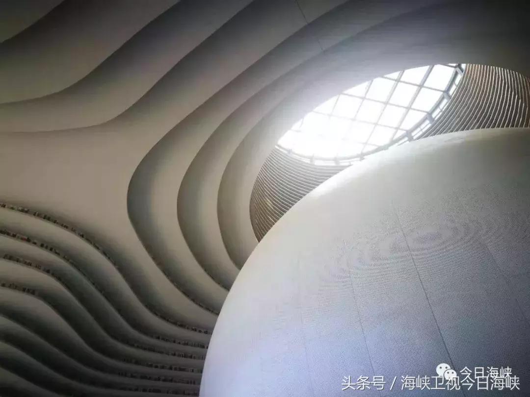 两岸e眼丨新世纪，看渤海湾！天津自贸区实力圈粉两岸记者点赞