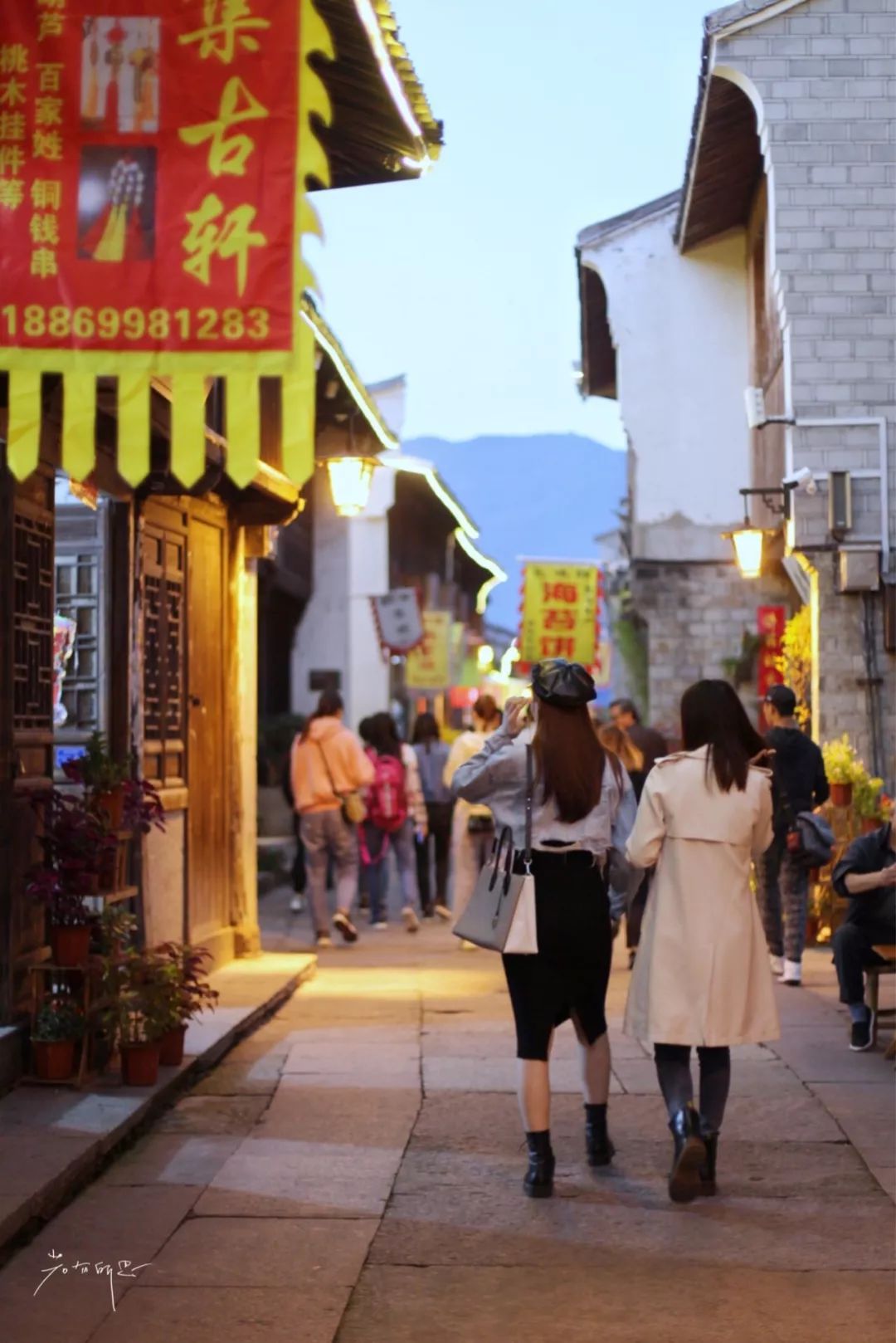 没有人来人往的城市,没有人山人海的地方