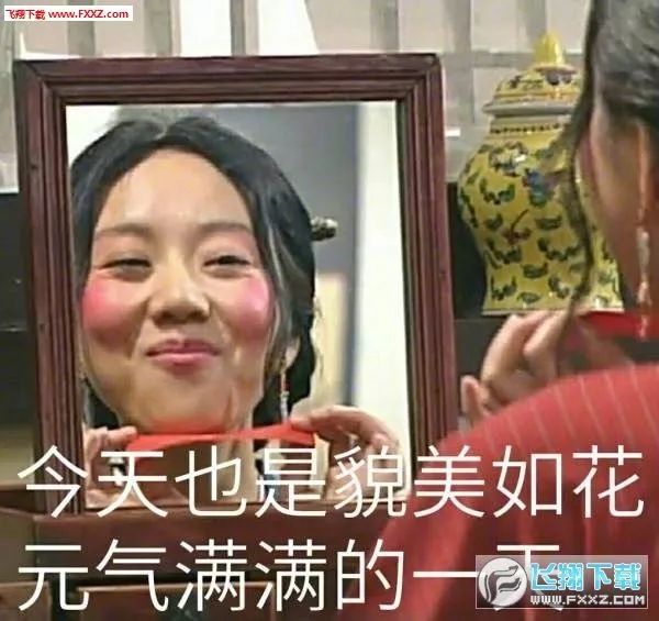 富婆炫耀自己的名牌包包,富婆炫富包包