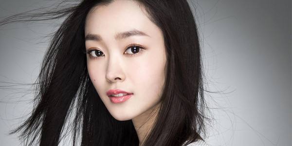 Angleababy新剧因为走路被嘲，盘点明星们的神步伐，J家步亮了