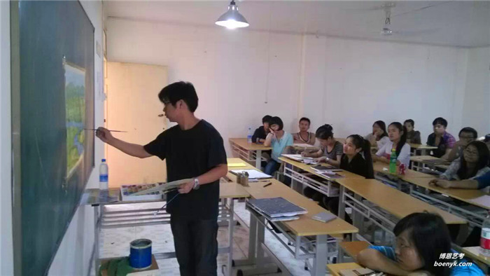 西安美术艺考机构推荐,西安播音主持艺考培训学校